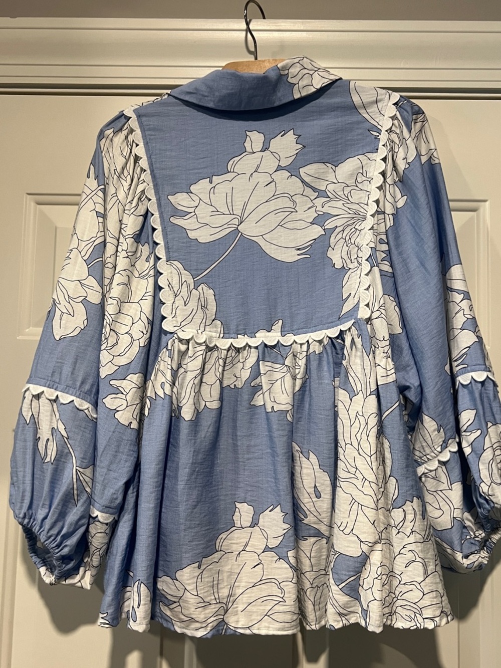 Entro Blue/White Floral Babydoll Sz S Women’s Top Boho Flowy Cottage Whimsy - Picture 5 of 12